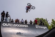 Spring 2025 - BMX Spine — © Kevin Saussure
